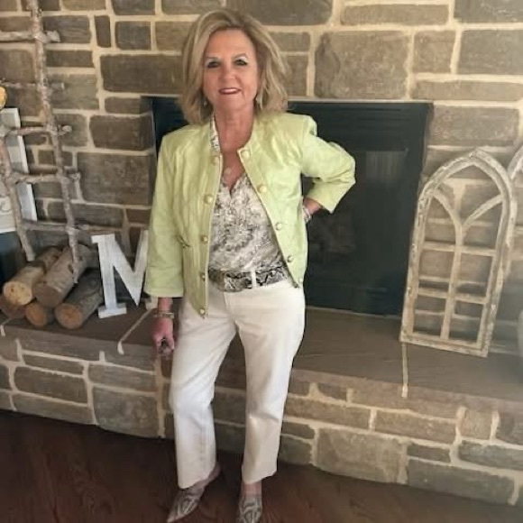 Cabi tea cake topper (wasn’t high demand and ended up selling out)✨ - Picture 10 of 14